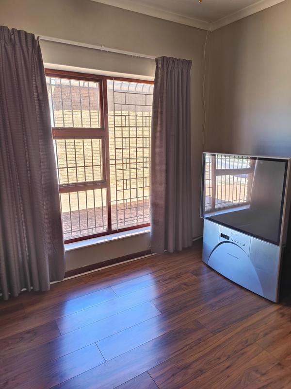 5 Bedroom Property for Sale in Fisherhaven Western Cape